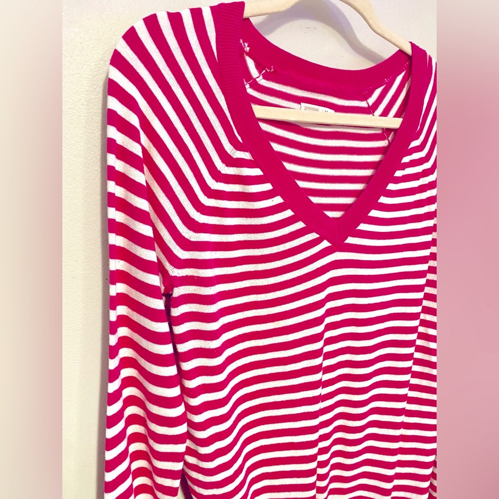 Old Navy Maternity sweater. Size M